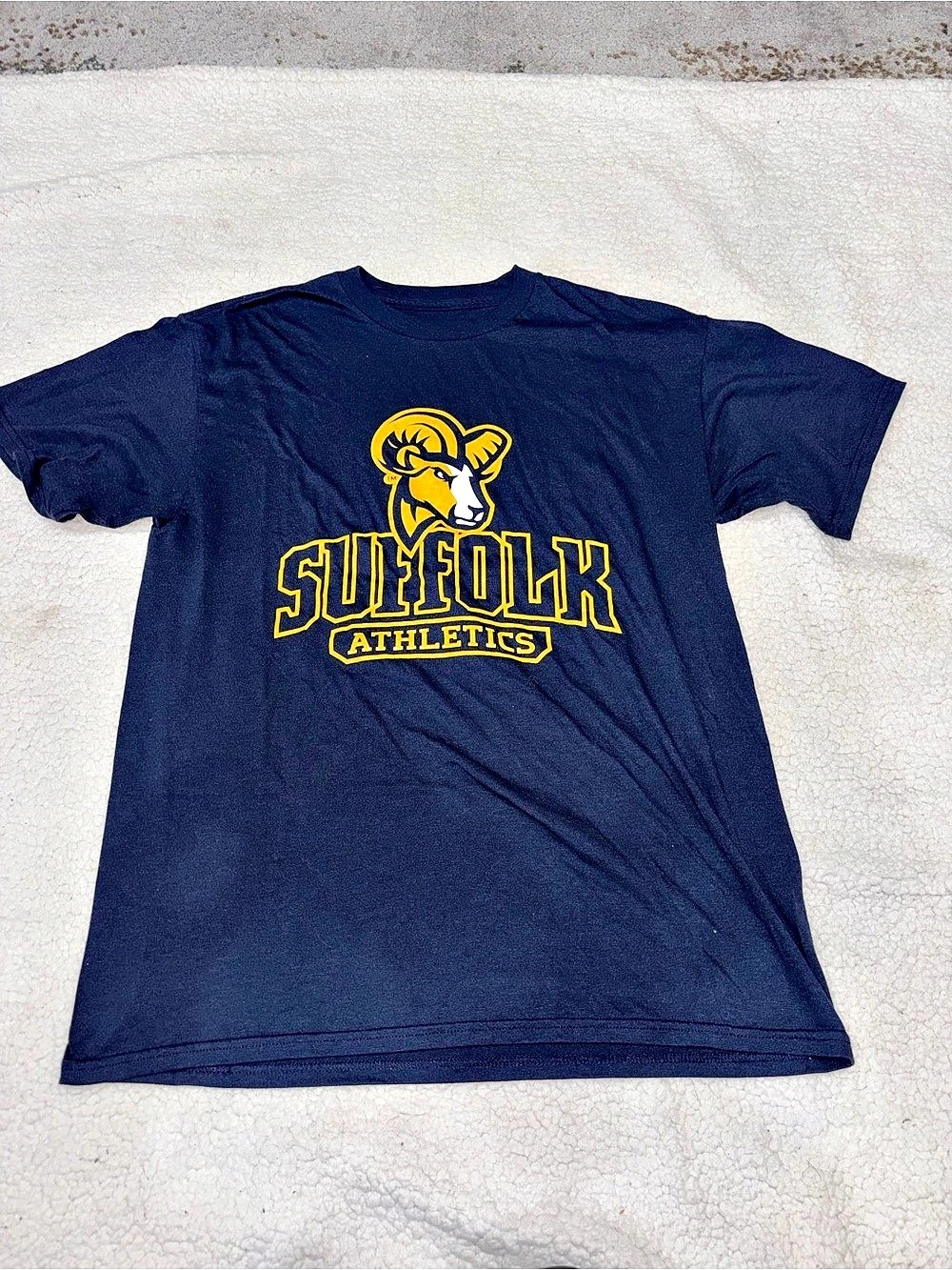 Comfy. Men's Graphic Tee Suffolk University Rams Size Medium Like New
